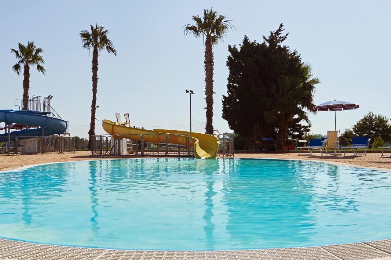 Alba Azzurra - Cdshotels Torre dell'Orso Eksteriør bilde